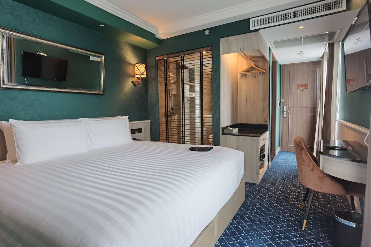 General Coach King | 1 bedroom, in-room safe, desk, laptop workspace
