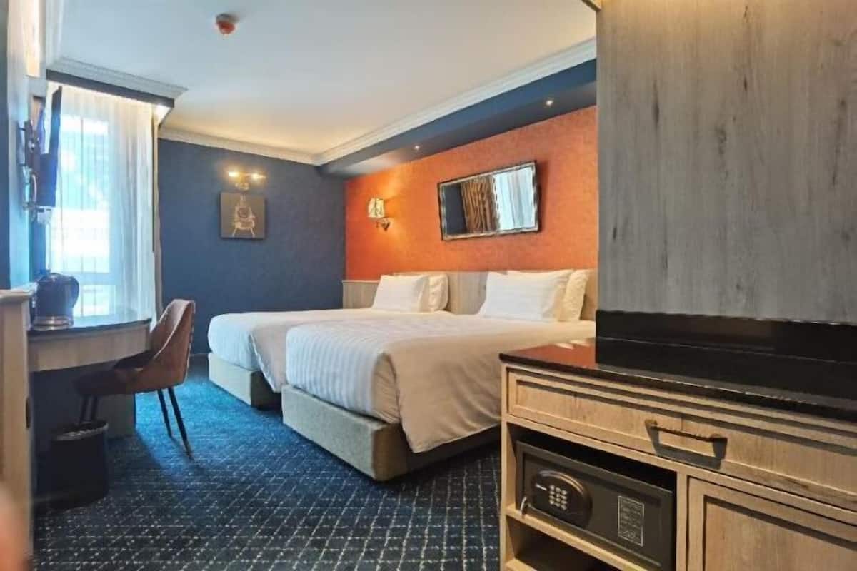 1 bedroom, in-room safe, desk, laptop workspace