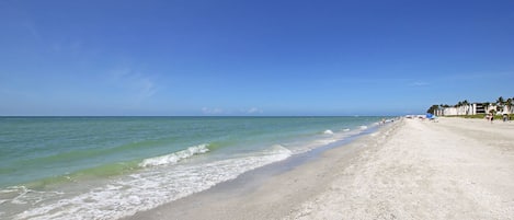 Una playa cerca