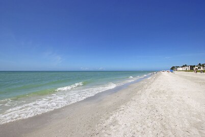 Sundial P402 Gulf View Two bedroom Beach Condo