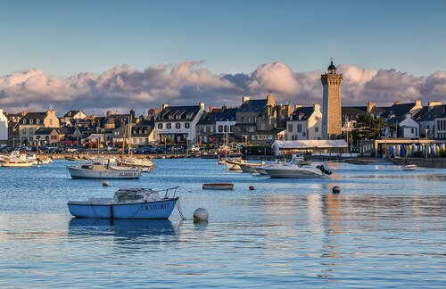 Maison de caractère rénovée à Roscoff (29)  à 2 minutes du port avec jardin clos