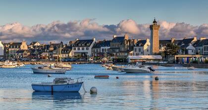 Maison de caractÚre rénovée à Roscoff (29) à 2 minutes du port avec jardin clos