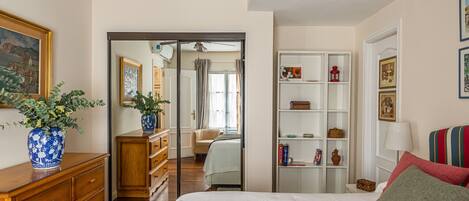 1 chambre, fer et planche à repasser, Wi-Fi gratuit, draps fournis