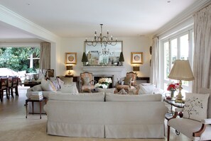 Smart TV - Tranquil setting in the heart of the Constantia Winelands (Cape Town)