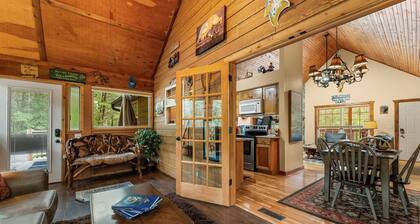 Stonebridge Local Hero: Private Hot Tub, Minutes to Silver Dollar City, First Responder Owned