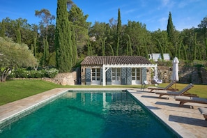 Outdoor pool, a heated pool - Provencial villa in the countryside not far from the beach (Grimaud)