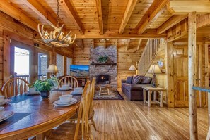 Interior - Buzzard Roost, Awesome Mountain Views, Game Room, Hot Tub, Free Tickets, WIFI!!! (Sevierville)