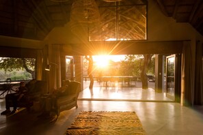 Lounge - Tulela Safari Lodge (Bushbuckridge)