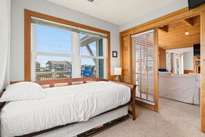 6 bedrooms, iron/ironing board, free WiFi, bed sheets