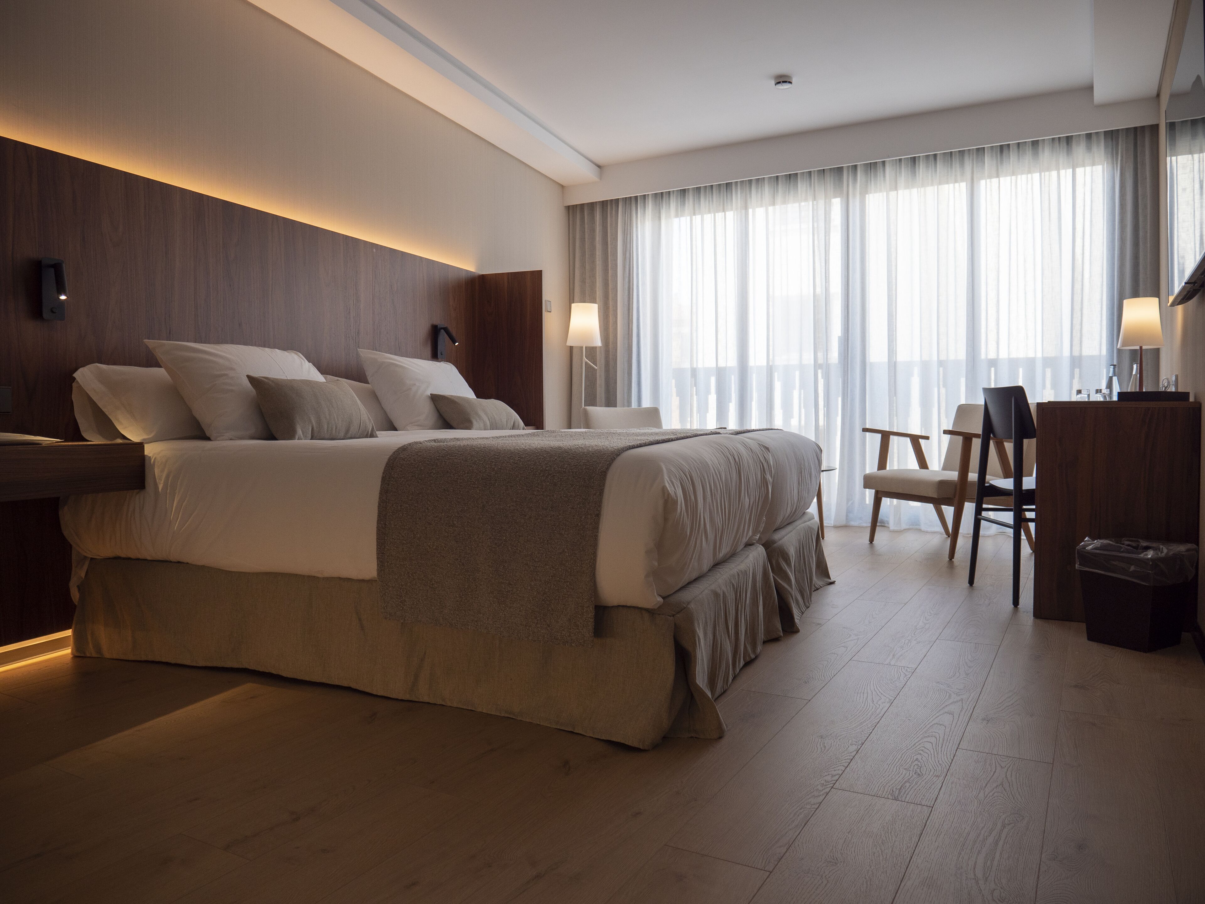 Couette en duvet d&#x27;oie, minibar, coffres-forts dans les chambres, bureau