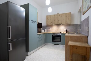 Fridge, microwave, oven, dishwasher