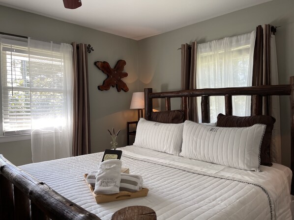 3 habitaciones, tabla de planchar con plancha, wifi y ropa de cama 