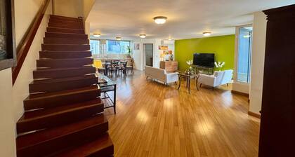 Penthouse Ocean view Balboa Ave prime location large 2 bed Panama City