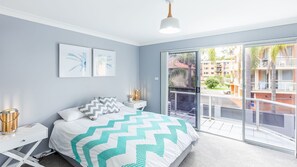 3 bedrooms, iron/ironing board, travel cot