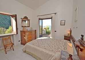 8 chambres, fer et planche Ă repasser, Wi-Fi, draps fournis