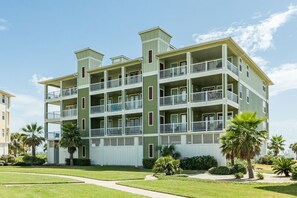 Exterior - Sandy Turtle -Bayside-Sunsets-Quick access to Lazy River Pool (Galveston)