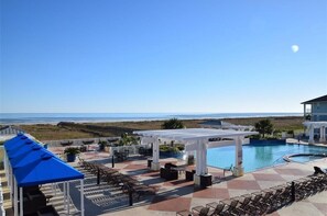 A heated pool - Sandy Turtle -Bayside-Sunsets-Near Lazy River Pool- 3BD/2BA. Sleeps 9 (Galveston)