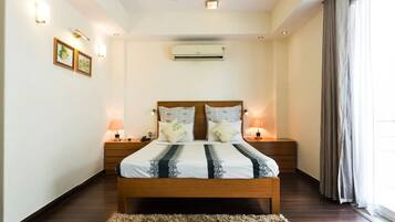 Minibar, in-room safe, soundproofing, iron/ironing board