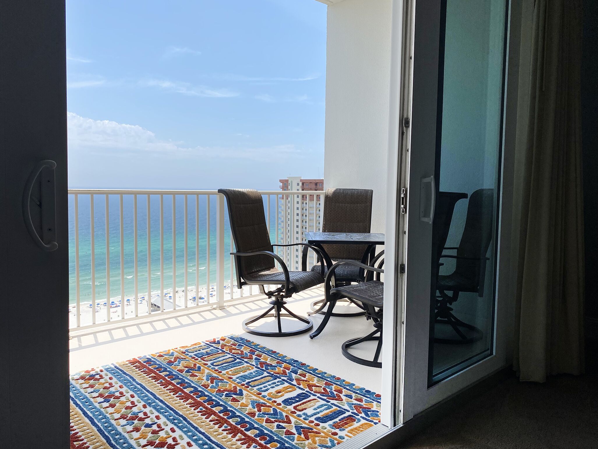 Spacious Penthouse~Gulf View~Walk 2 Beach~FIVE Pools~1 BR-Laketown Wharf 2118