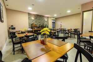 Ferdiglaget frokost er inkludert hver dag