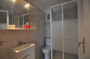 Hair dryer - Welcome to our cozy apartment for rent in Roses, Costa Brava! Just 300 meters from the beautiful Santa Margarita beach. (Roses)