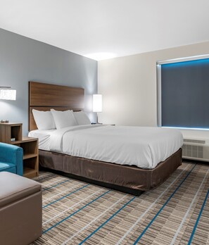 Premium bedding, pillowtop beds, desk, blackout drapes - MainStay Suites Georgetown Lexington North (Georgetown)