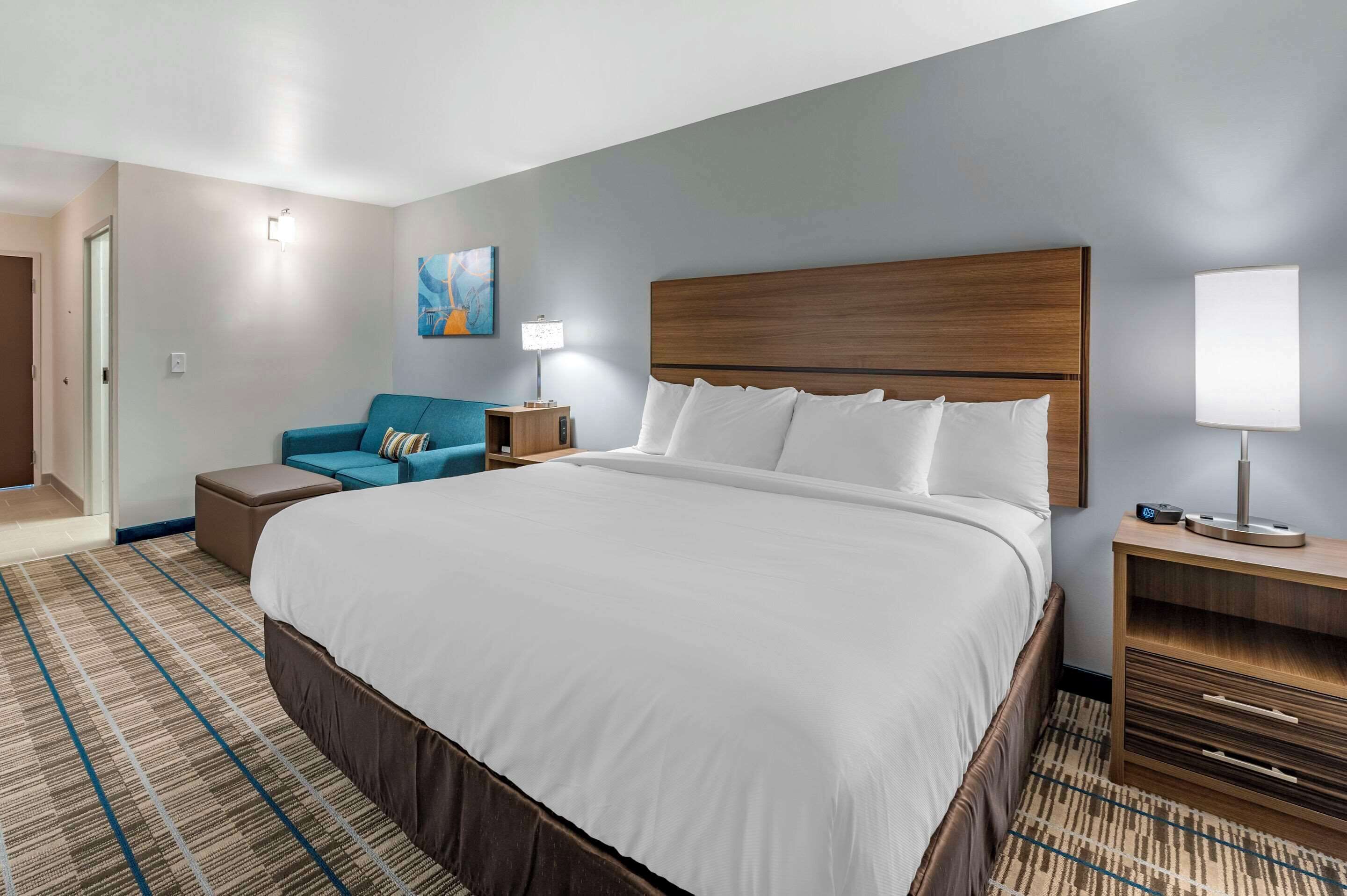 Premium bedding, pillowtop beds, desk, blackout drapes