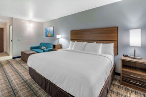 Premium bedding, pillowtop beds, desk, blackout drapes - MainStay Suites Georgetown Lexington North (Georgetown)