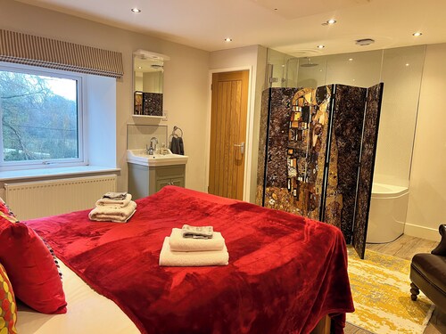 Sleeps 2 - Garden & Hot Tub Option