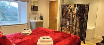 Sleeps 2 - Garden & Hot Tub Option