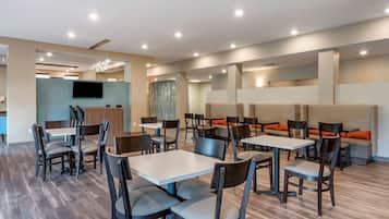 Free daily continental breakfast