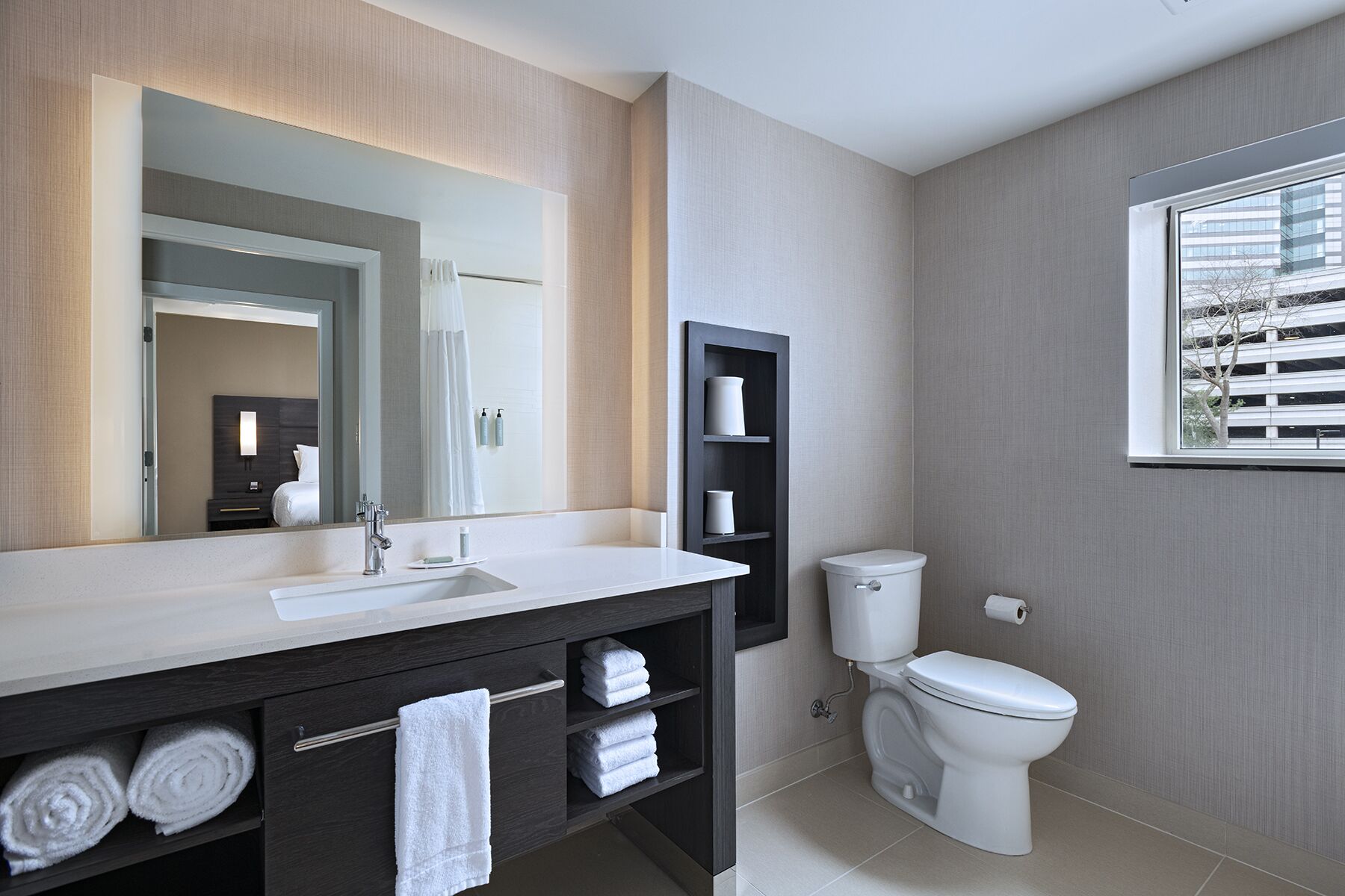 rainfall showerhead, free toiletries, hair dryer, towels