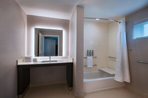 Rainfall showerhead, free toiletries, hair dryer, towels - Residence Inn by Marriott New Brunswick Tower Center Blvd (East Brunswick)