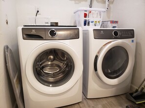 In unit full size laundry