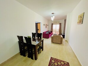 Soundproofing, iron/ironing board, free WiFi, bed sheets - Charbel hotel (Hurghada)