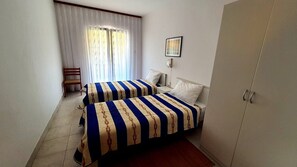 2 slaapkamers, een strijkplank/strijkijzer, wifi, beddengoed