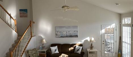 TV connectée, cheminée, lecteur de DVD