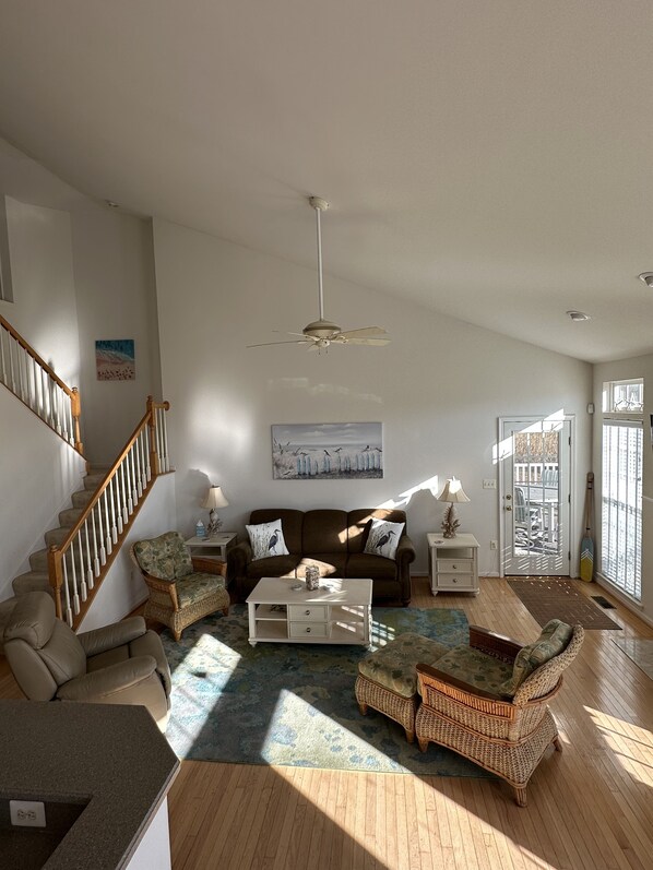 Smart TV, fireplace, DVD player