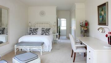 5 bedrooms, desk, iron/ironing board, free WiFi