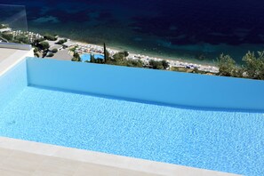 2 piscinas al aire libre