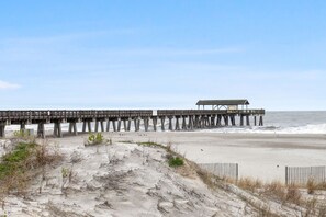 Beach nearby, sun loungers, beach towels