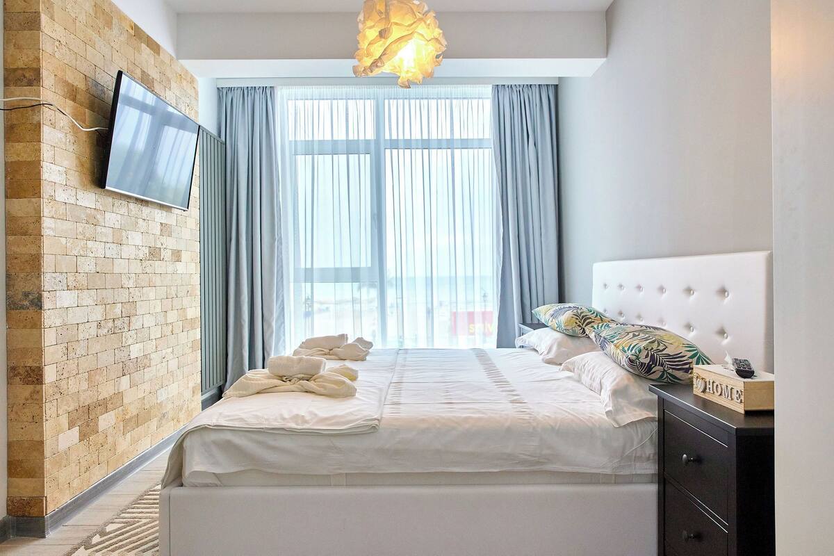 华丽公寓 | 2 多间卧室、特色装修、特色家居、熨斗/熨衣板