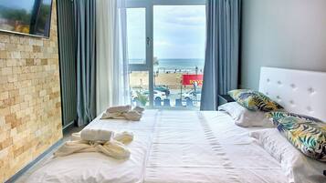 Deluxe Apartment | Individually decorated, individually furnished, iron/ironing board