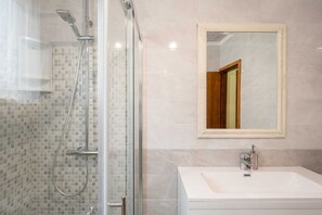 Maison (Five Bedroom House) | Salle de bain
