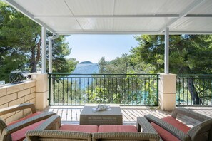 House (Five Bedroom House) | Terrace/patio - Holiday Home Melanie (Blato)