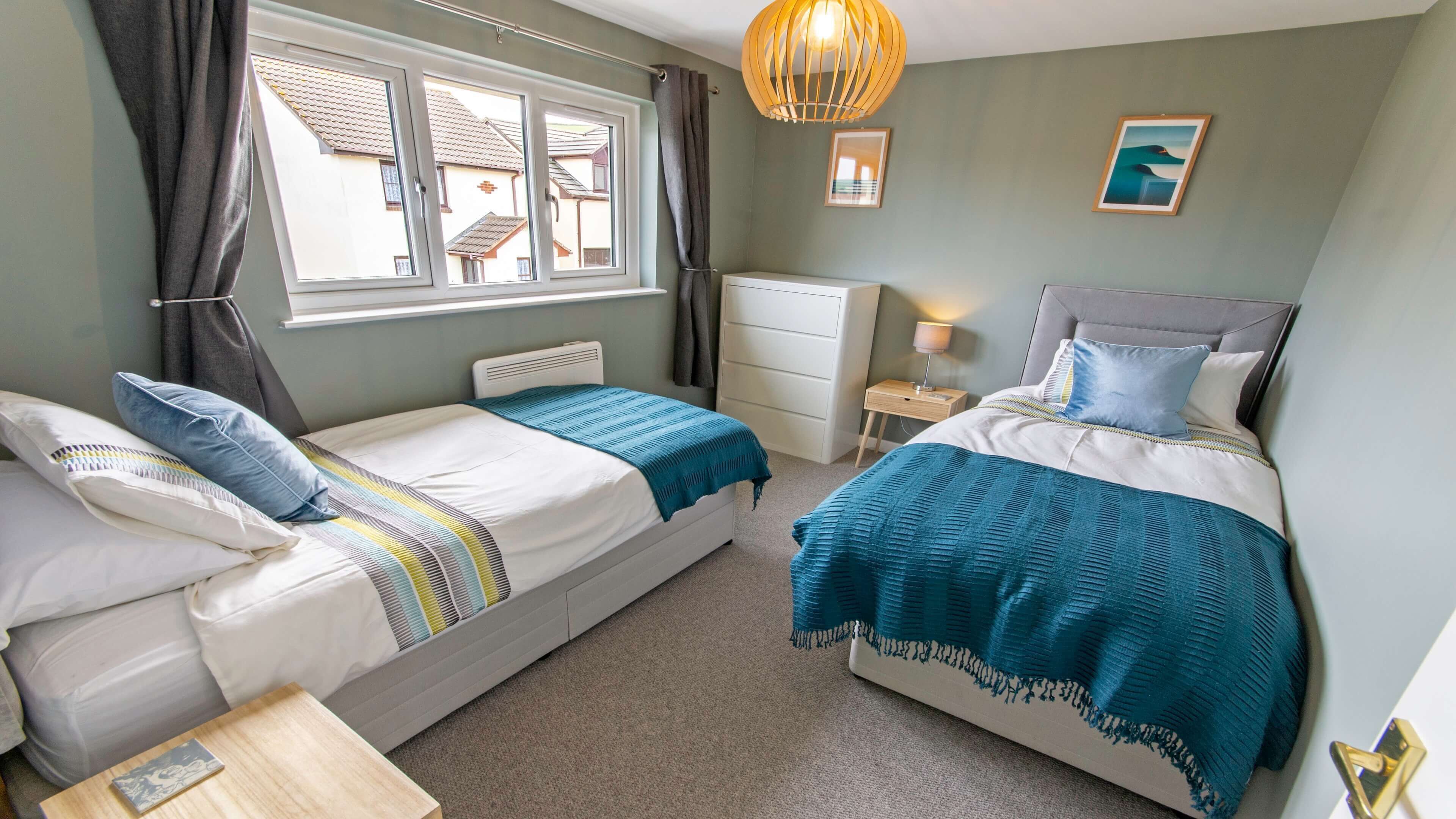 3 bedrooms, desk, iron/ironing board, travel cot