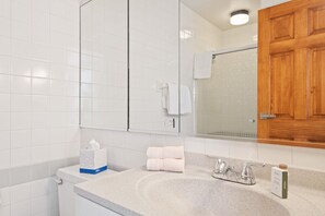 تجهيزات دش، مجففات شعر، مناشف