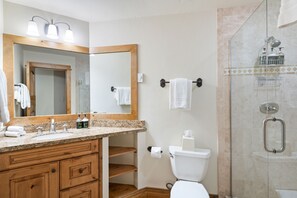 Bruser, hårtørrer, håndklæder