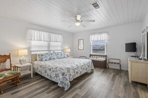 3 chambres, fer et planche à repasser, Wi-Fi gratuit, draps fournis