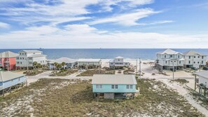 Una spiaggia nelle vicinanze